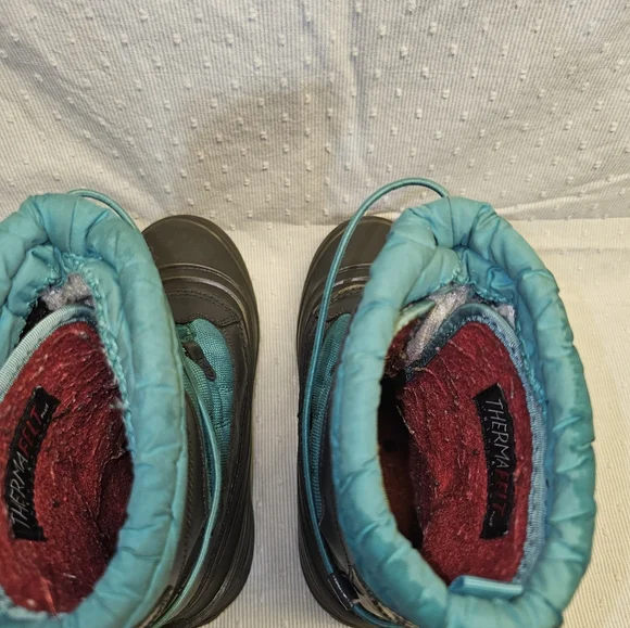 The North Face Turquoise and Charcoal Snow Boots - Picture 9 of 10